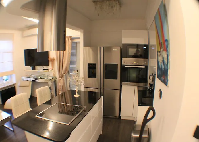 Amorino Опатия