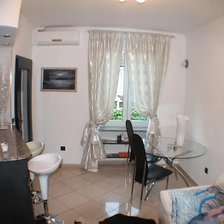 Amorino Apartament *